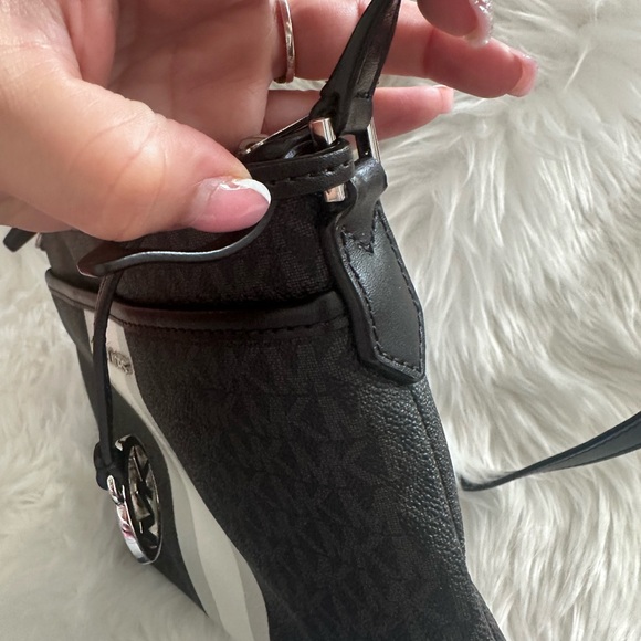 Michael Kors Black and Cream Crossbody Bag - Picture 4 of 5